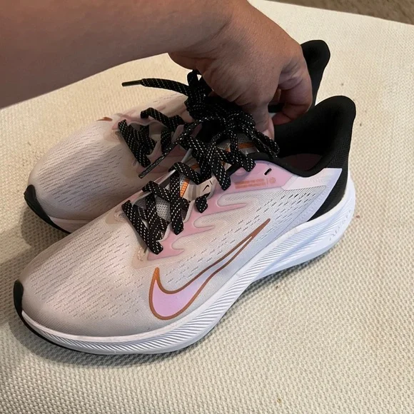 Nike Air Zoom Winflo Womens Size 7 US Light Arctic Pink Running Shoes - Picture 8 of 8